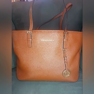 Micheal kors large leather tote